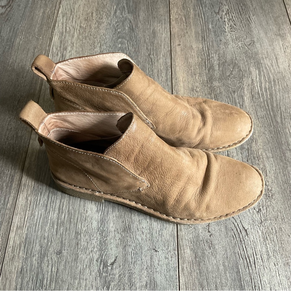 Dolce Vita Camel Ankle Boots, Size 6 - Picture 2 of 5